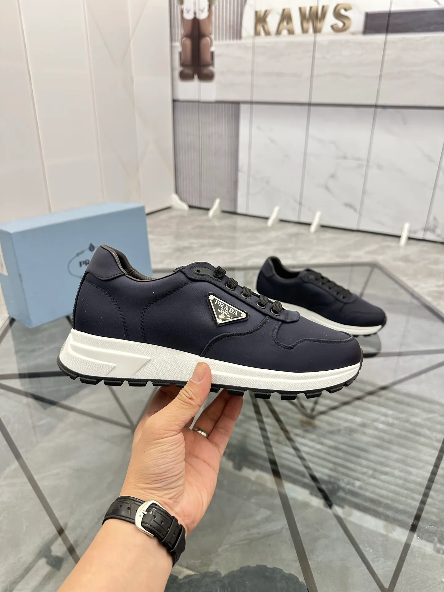 Men's shoes: 💰P440¥ Product trademark: Prada *"Prada*" low-top casual shoes Regular size: 38-44 (can be customized to 45.46) Product materials: Upper imported from the counter original fabric, sheepskin lining, original outsole. Number: 835